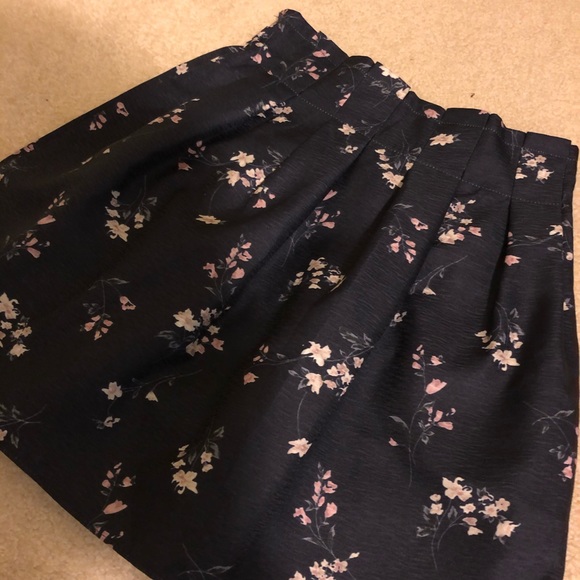 💜Navy Floral Print Skort with Bow - Picture 3 of 7